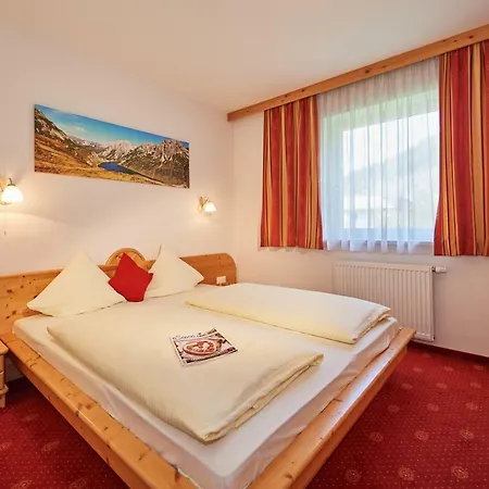 Happy Φλαχάου